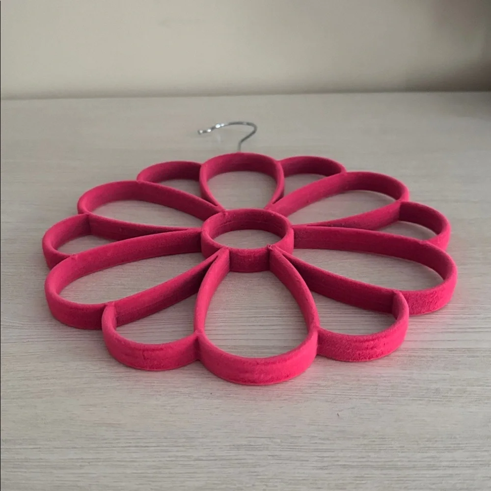 Pink Velvet Flower-Shaped Scarf Hanger GUC